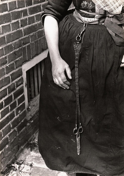 Leren schaarriem met schaar, Rouveen, 1944