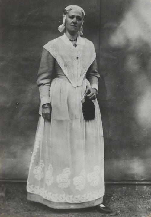 Vrouw uit Leeuwarden in Friese dracht, 1913