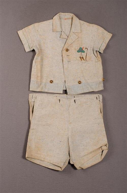 Jongensensemble bestaande uit blouse en korte broek