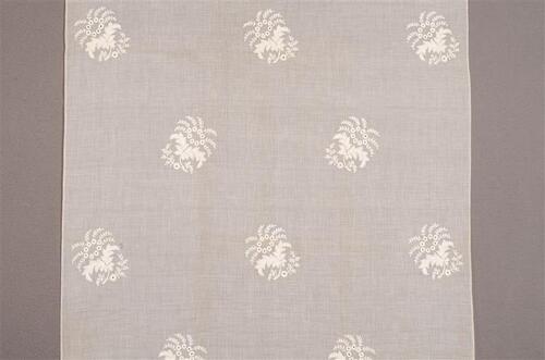 Lap organza met getamboreerde motieven