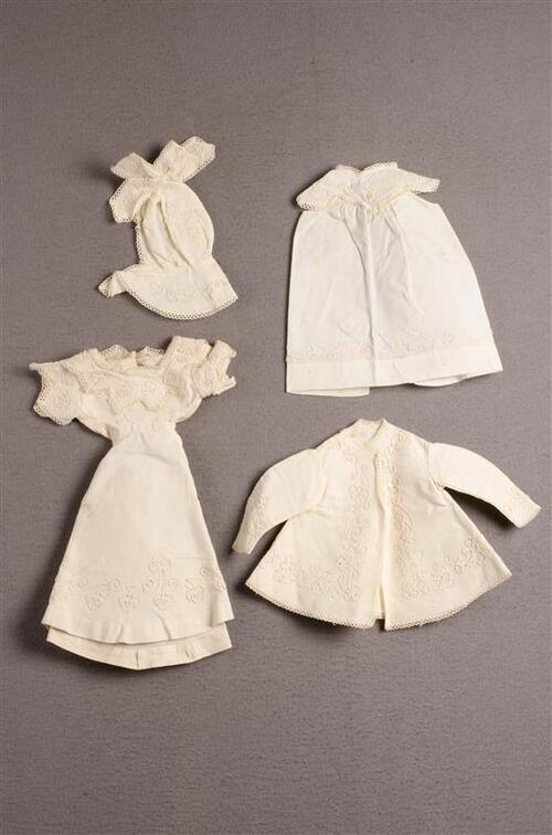Diverse poppenkleding