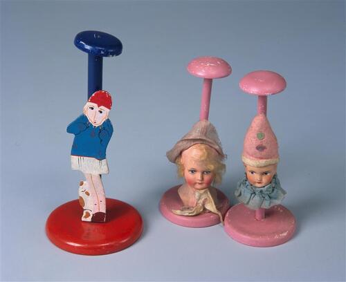 Drie kinderhoedenstandaards