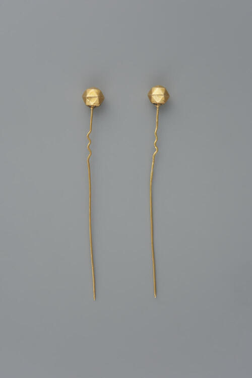 Paar gouden mutsenspelden, Groningen, 1800–1850