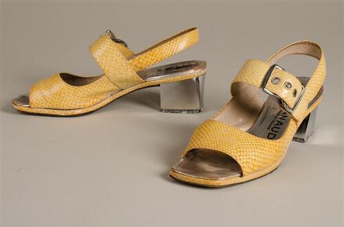 Paar damessschoenen