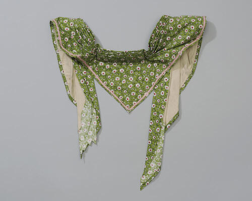 Doek horend bij meisjesbeuk, Zuid-Beveland, voor 1976