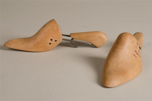 Paar houten schoenenspanners