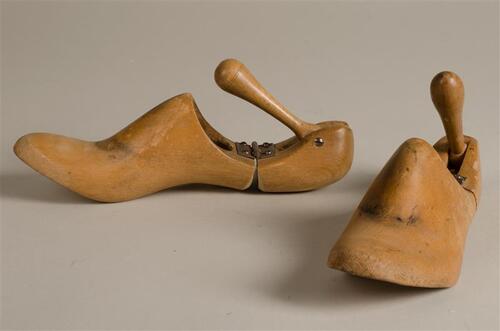 Paar houten schoenenspanners