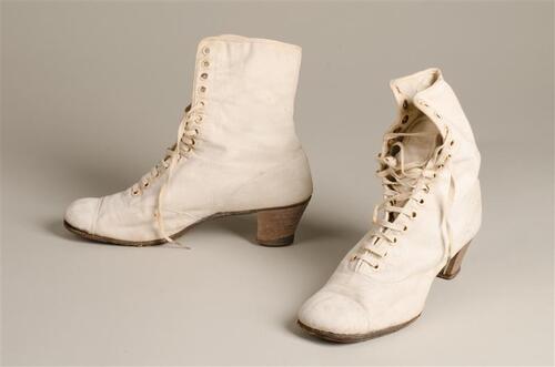 Paar damesschoenen