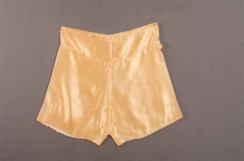 Damesonderbroek met ceintuur