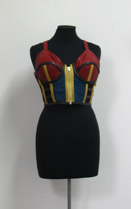 Motorbustier uit de collectie Adam et Ève, rastas d'aujourd'hui