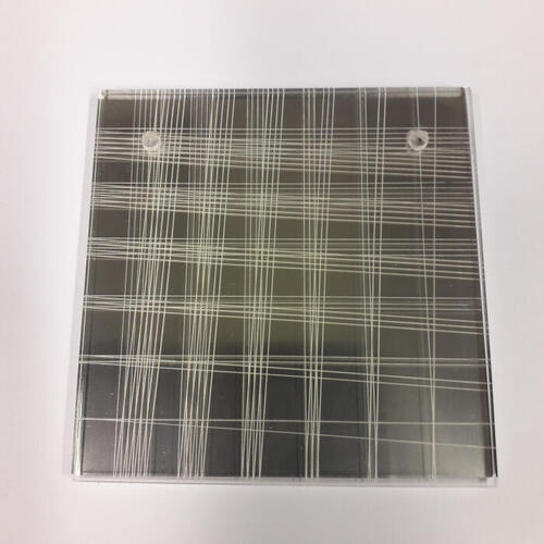 Broche van roestvrijstaal en acrylaat