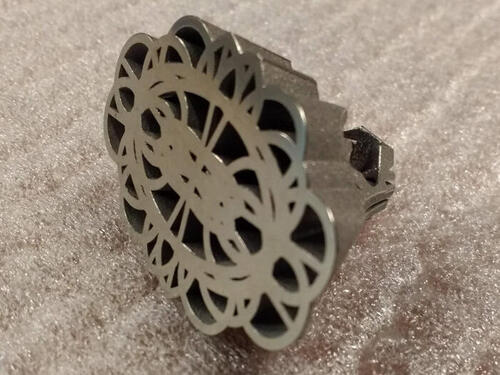 ICE FLOWER IN TITANIUM