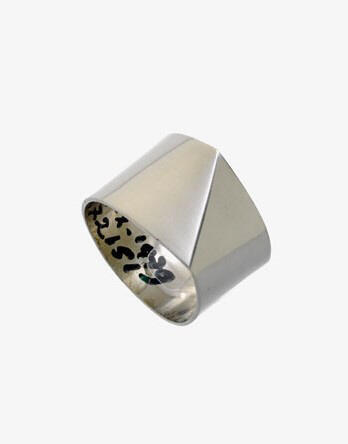 Ring met schuine vouw