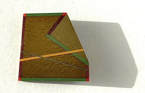Broche in vierkante vorm