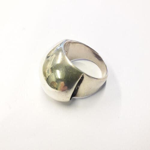 Ring zilver met een bol