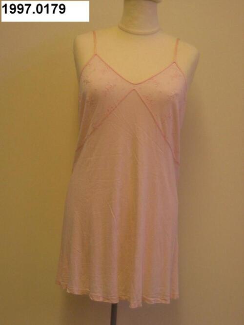 Onderjurk in roze, nylon tricot