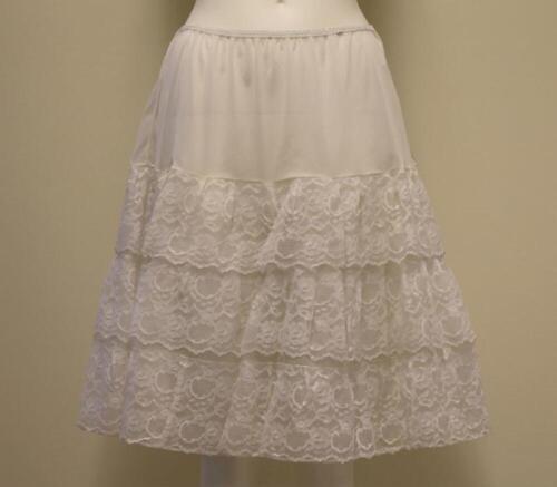 Petticoat in witte nylon met stroken kant