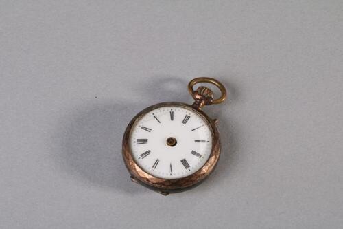 Koperkleurig zakhorloge met witte wijzerplaat