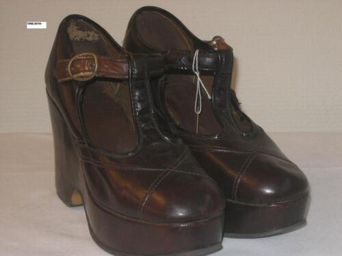 T-strap schoenen in donkerbruin leer