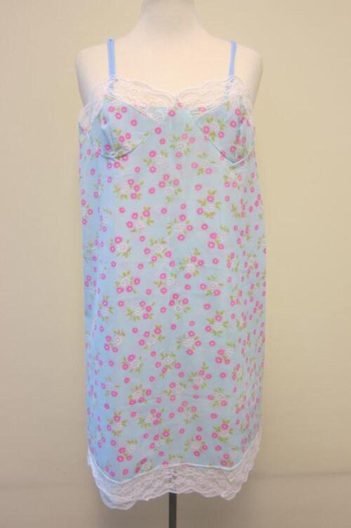 Onderjurk in blauwe nylon met bloemenprint