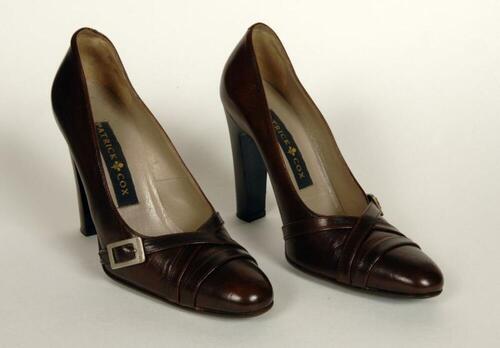 Schoenen in bruin leer met hoge hak