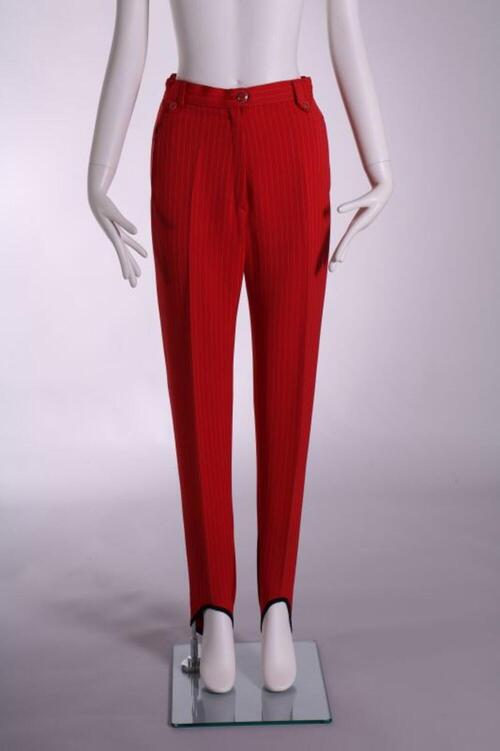 Ski broek in rode stretch met lichtgrijze verticale strepen