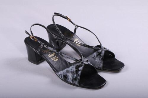 Sandalen in zwart lakleer