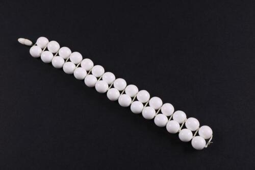 Armband met dubbele rij witte glazen kralen