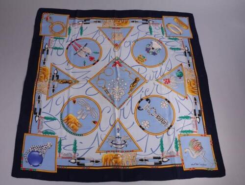 Foulard in licht- en donkerblauwe zijde met print