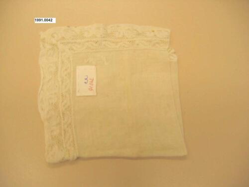 Zakdoek in witte batist