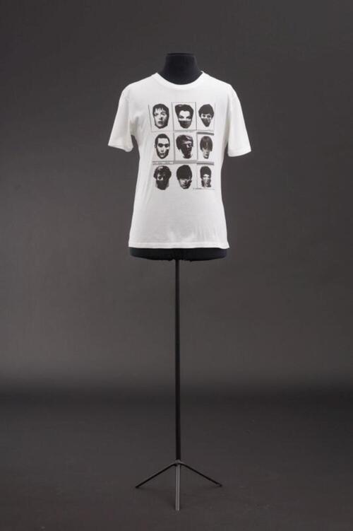 T-shirt met bedrukking van mannenhoofden