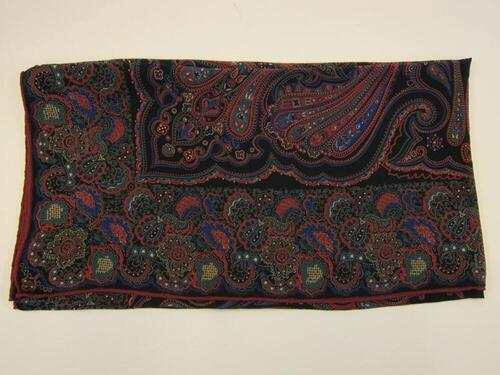 Foulard in donkerblauwe zijde met kasjmiertekening