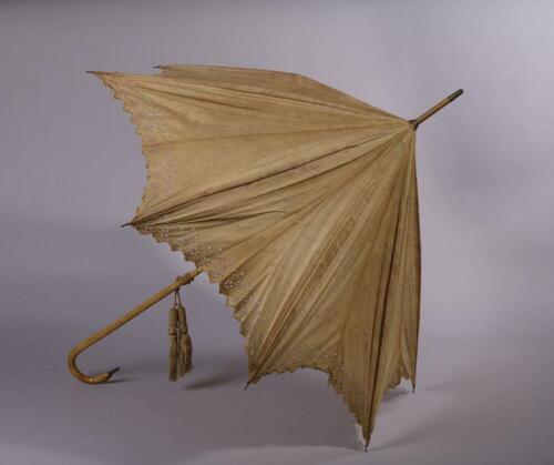 Parasol in broderie anglaise met handvat in bamboe