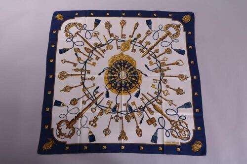 Foulard in blauw en ecrukleurige zijde