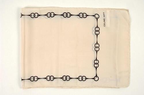 Foulard in ecru zijde met bruine, gedrukte schakels