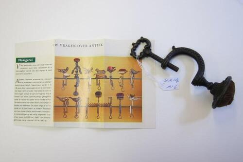 Speldenkussen in metaal met schroef