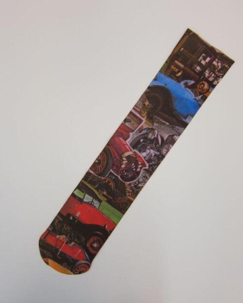Kous in bedrukte nylon met print van oldtimers