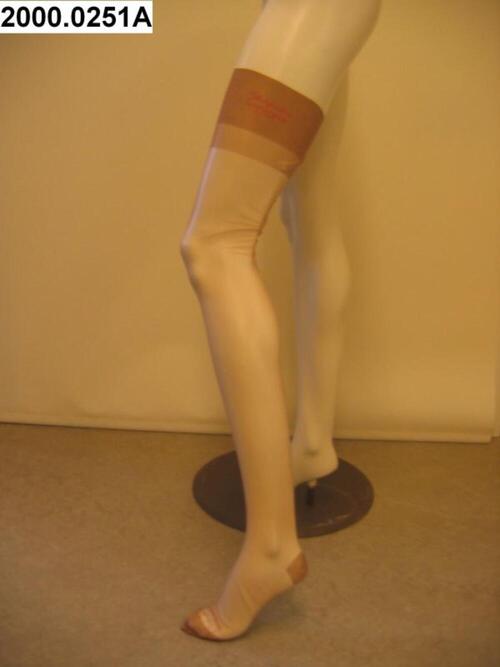 Kousen in bruine nylon en originele productverpakking