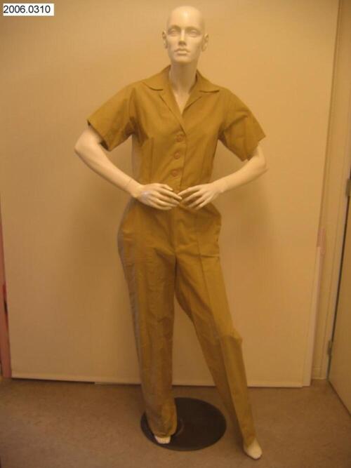 Beige jumpsuit in katoen met korte mouwen