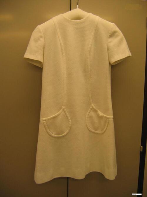 Mini-jurk in witte synthetische stof