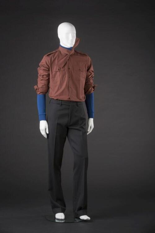 Ensemble bestaande uit overhemd, sous-pull en lange broek