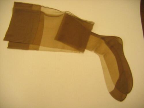Naadkousen in lichtbruine nylon