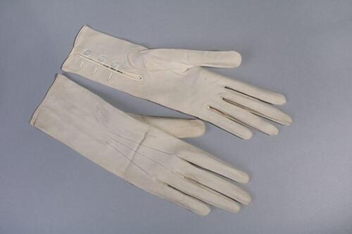 Set met 6 paar korte, witte handschoenen