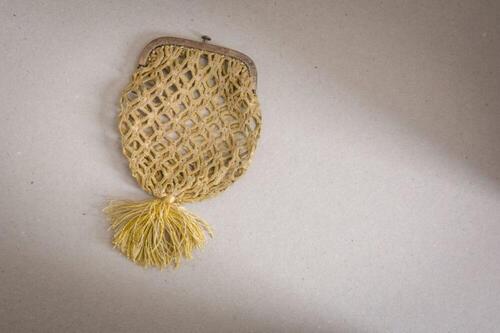 Geldbuidel in beige macramé