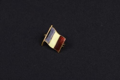 Kleine broche in koper in de vorm van de belgische vlag