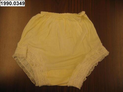 Onderbroek in ecrukleurige nylon