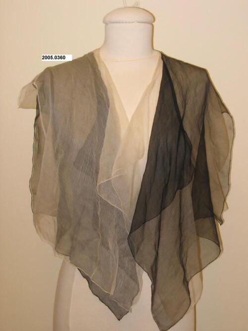 Foulard in zwarte en ecrukleurige voile