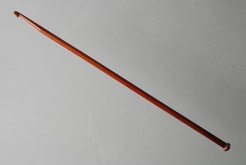 Lange dikke tunische haaknaald van hout