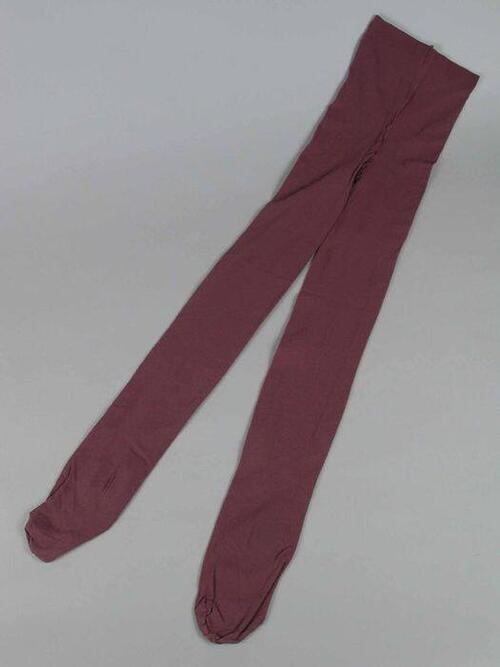 Panty van auberginekleurig nylonmet versterkte teen en kruis