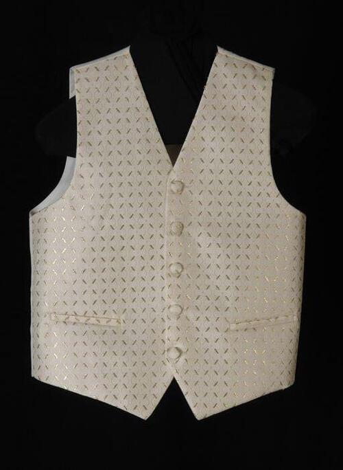 Wit vest met goudkleurig borduursel, bij Turks besnijdenispak